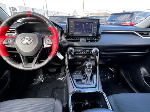Used 2022 Toyota RAV4 LE image 15