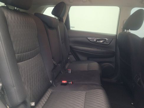 Used 2018 Nissan Rogue SV AWD/4WD image 19