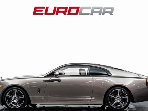Used 2015 Rolls-Royce Wraith image 2