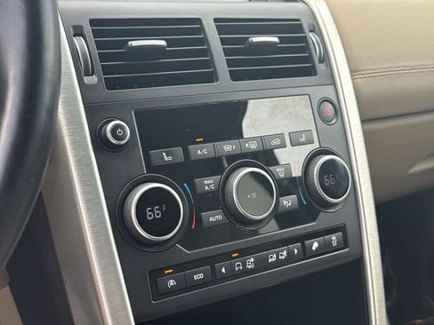 Used 2016 Land Rover Discovery Sport HSE image 18