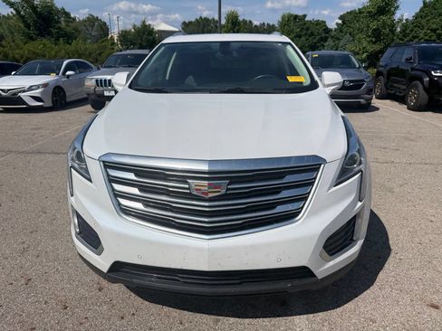 Used 2017 Cadillac XT5 Luxury FWD image 2