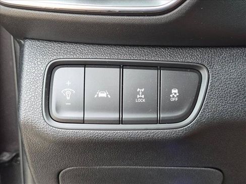 Used 2020 Hyundai Santa Fe SE AWD/4WD image 11