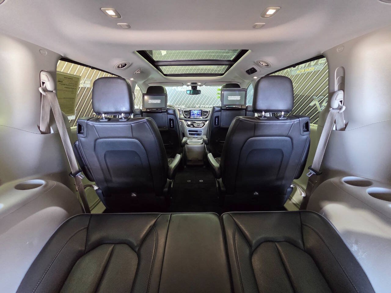 Used 2019 Chrysler Pacifica Limited FWD image 36