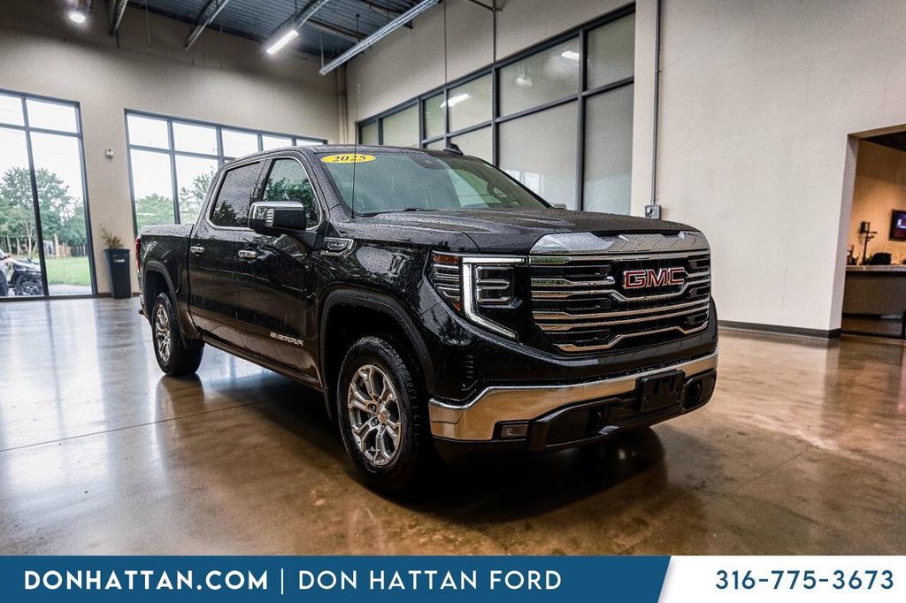 Used 2025 GMC Sierra 1500 SLT AWD/4WD image 30