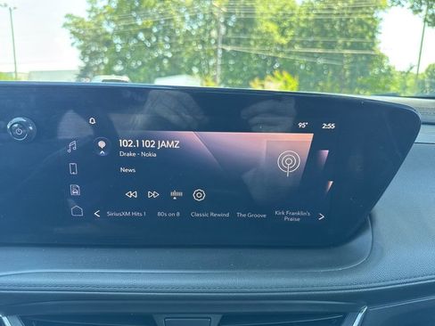 Used 2024 Buick Encore GX Avenir w/ Avenir Technology Package FWD image 10