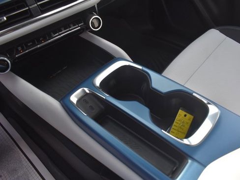 Used 2026 Chevrolet Equinox EV LT image 28