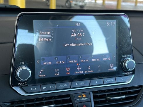 Used 2020 Nissan Altima 2.5 S FWD image 16