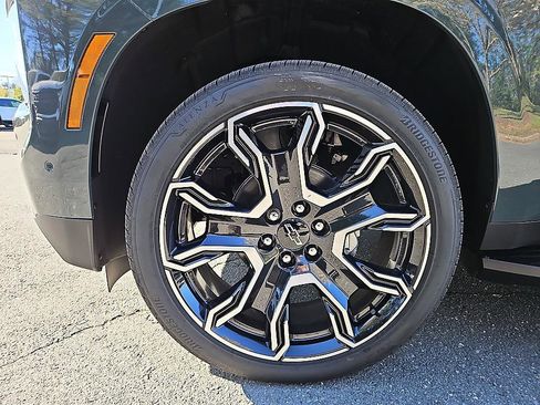 New 2026 Chevrolet Suburban RST w/ RST Capability Package AWD/4WD image 8