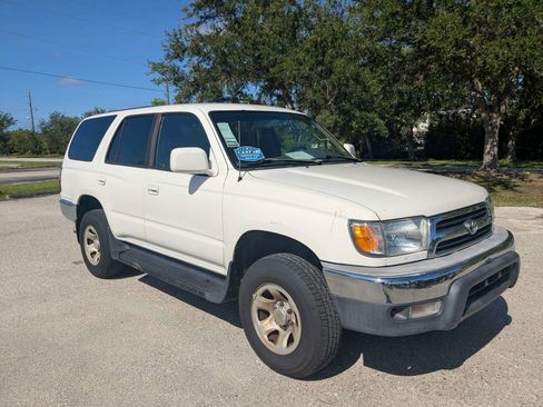 Used 1999 Toyota 4Runner SR5 RWD image 2