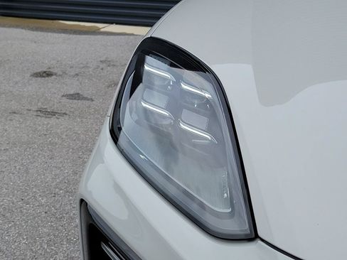 Certified 2024 Porsche Cayenne Coupe AWD/4WD image 15