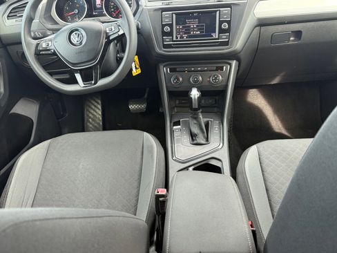 Used 2020 Volkswagen Tiguan S image 15