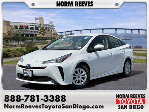 Certified 2022 Toyota Prius LE FWD image 1