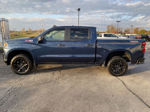 Used 2021 Chevrolet Silverado 1500 Custom Trail Boss w/ LPO, Dark Essentials Package image 4