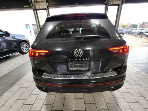 Used 2022 Volkswagen Tiguan SE R-Line FWD image 5