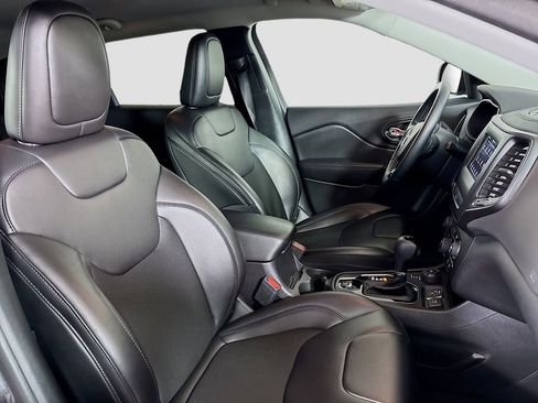 Used 2020 Jeep Cherokee Latitude Plus image 29