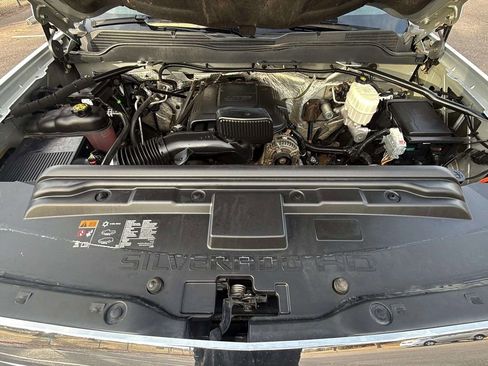 Used 2018 Chevrolet Silverado 2500 LT AWD/4WD image 18