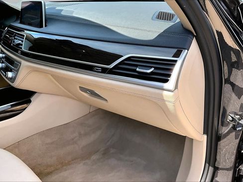 Used 2020 BMW 740i w/ Cold Weather Package RWD image 18