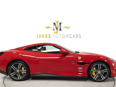 Used 2019 Ferrari Portofino RWD image 14