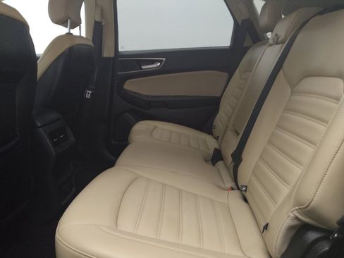 Used 2019 Ford Edge SEL w/ Equipment Group 201A AWD/4WD image 18