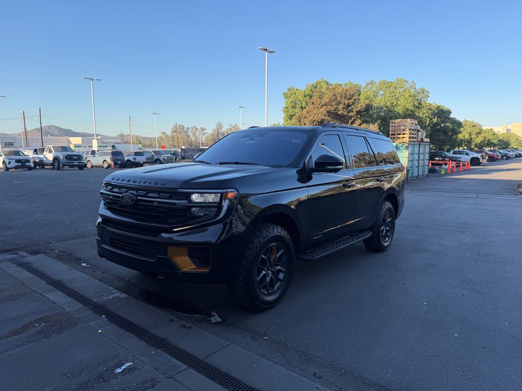 Used 2025 Ford Expedition Tremor AWD/4WD image 1