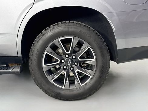 Used 2021 Chevrolet Tahoe Z71 w/ Luxury Package AWD/4WD image 34
