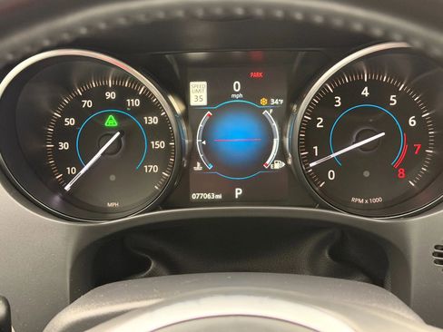 Used 2017 Jaguar F-PACE R-Sport image 5