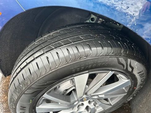 Certified 2022 Chevrolet Equinox Premier w/ LPO, Floor Liner Package image 27