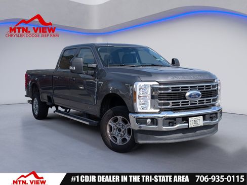 Used 2025 Ford F250 XLT image 1