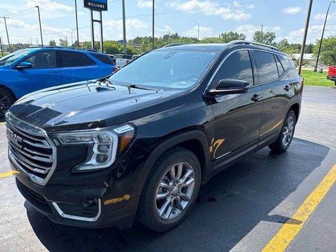 Used 2022 GMC Terrain SLT AWD/4WD image 2