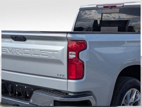 Used 2019 Chevrolet Silverado 1500 LTZ w/ LTZ Premium Package image 7