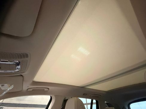 Used 2022 Mercedes-Benz GLS 450 4MATIC image 34