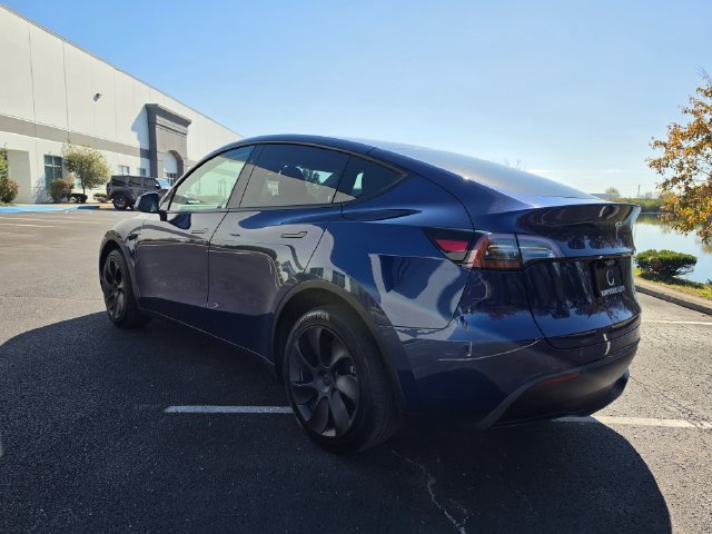 Used 2025 Tesla Model Y Long Range AWD/4WD image 10