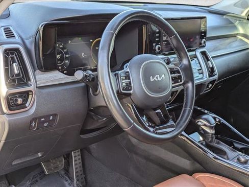 Used 2022 Kia Sorento SX Prestige w/ Rust Color Package image 10