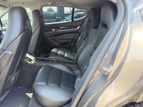 Used 2014 Porsche Panamera 4 AWD/4WD image 34