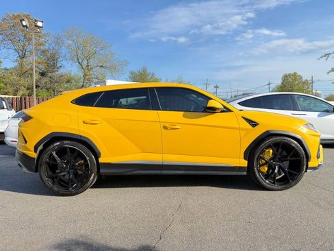 Used 2019 Lamborghini Urus AWD/4WD image 4