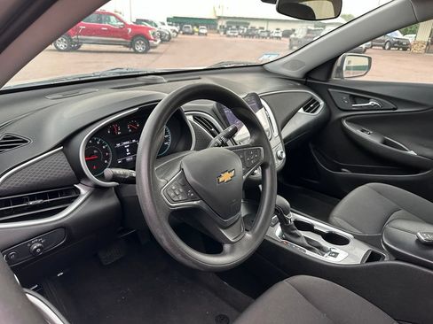 Used 2024 Chevrolet Malibu LT FWD image 2