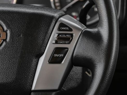 Used 2017 Nissan Titan SV image 17