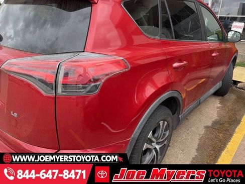 Used 2016 Toyota RAV4 LE image 4