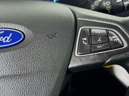 Used 2019 Ford Escape SE FWD image 14