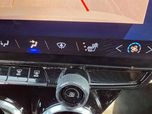Used 2024 Chevrolet Blazer EV LT AWD/4WD image 5
