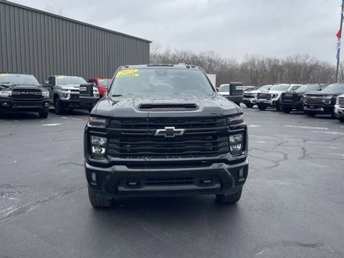 Used 2024 Chevrolet Silverado 2500 LT w/ Convenience Package image 10