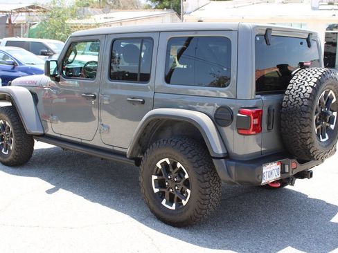 Used 2021 Jeep Wrangler Unlimited Rubicon AWD/4WD image 6