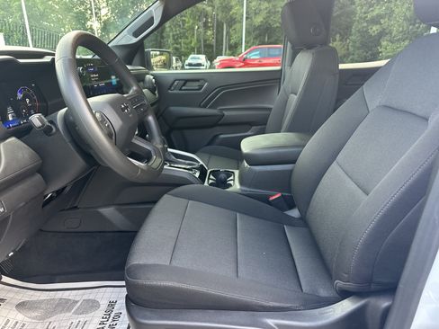 Used 2024 Chevrolet Colorado Trail Boss w/ Technology Package AWD/4WD image 10