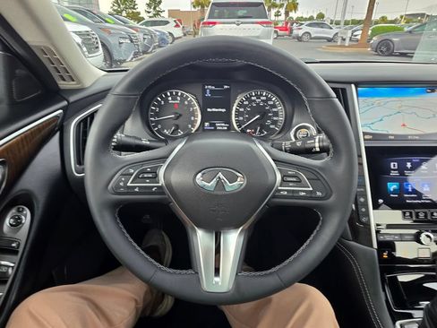Used 2019 INFINITI Q50 Luxe w/ Essential Package (3.0T Luxe) AWD/4WD image 19