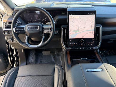 Used 2025 GMC Yukon XL Denali image 29
