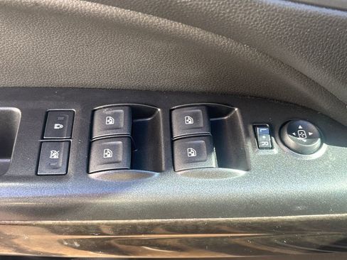 Used 2017 GMC Canyon SLE w/ SLE Convenience Package image 7