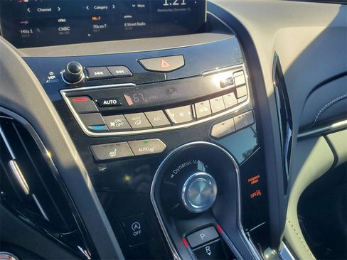 Used 2025 Acura RDX SH-AWD image 30