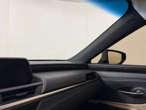 Used 2019 Lexus ES 350 w/ Premium Package FWD image 18