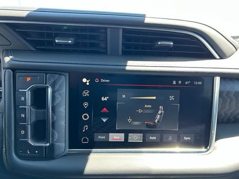 Used 2024 GMC Yukon XL Denali AWD/4WD image 22
