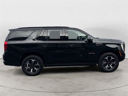Used 2025 GMC Yukon AT4 w/ AT4 Premium Package image 8